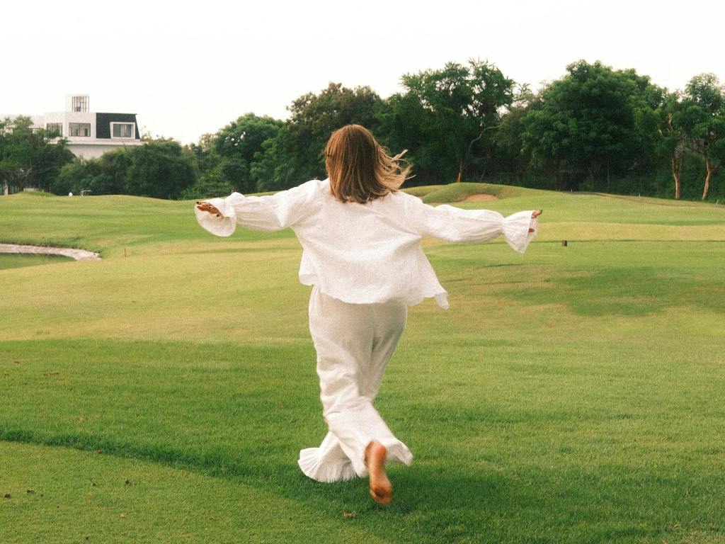 Redefining Happiness: How Living in the Present Frees You from the Endless&nbsp;Chase